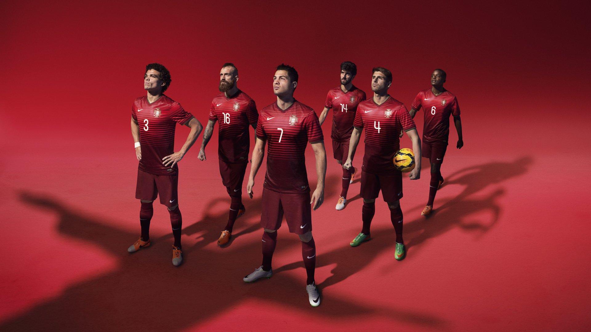 曼联中场迷局，阿莫林面临战术难题，B费搭档人选悬而未决