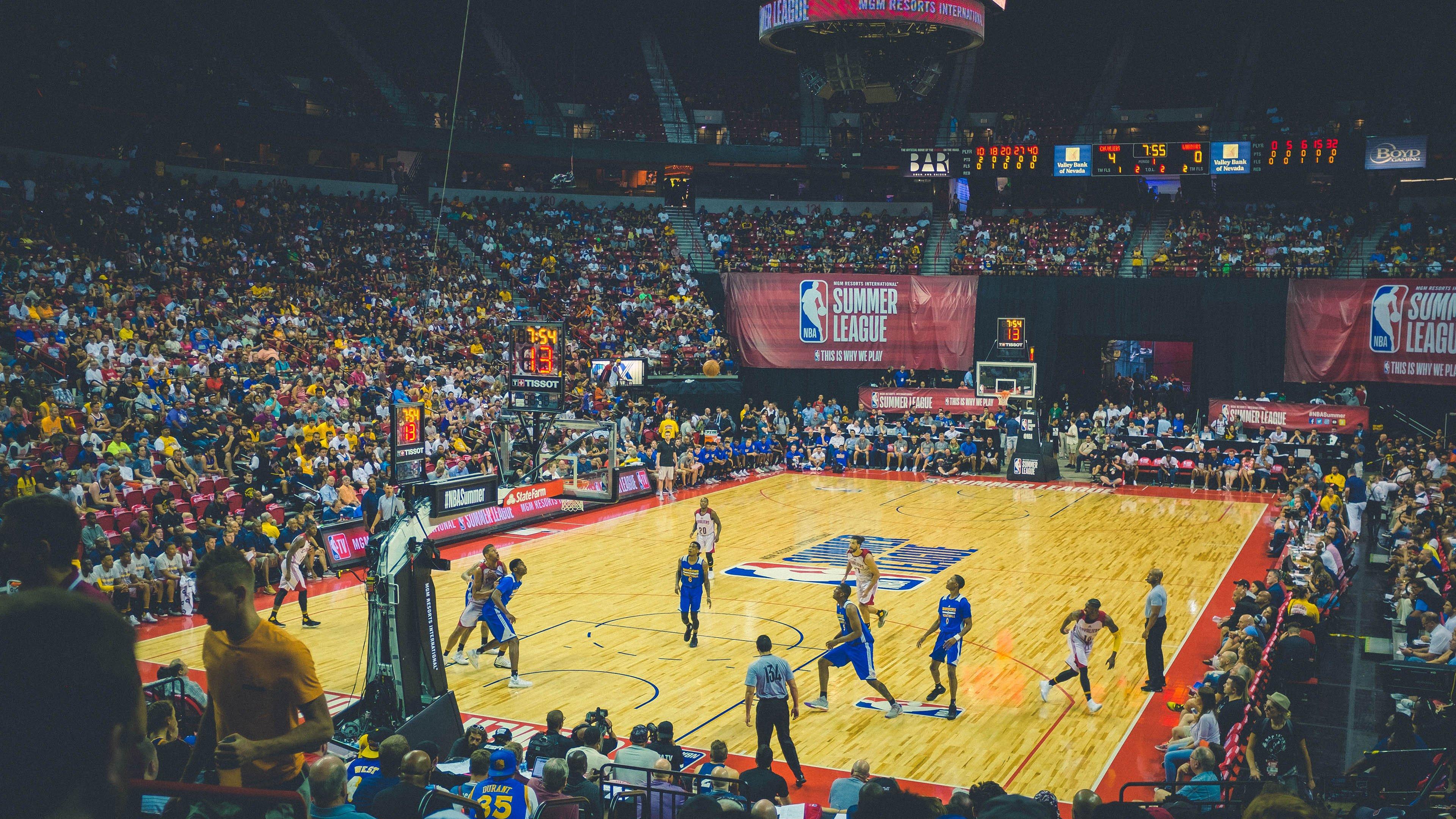 青春风暴席卷东莞！广东加时惜败深圳，徐昕情绪失控顶撞杜导，杨溢王浩然对轰引热议